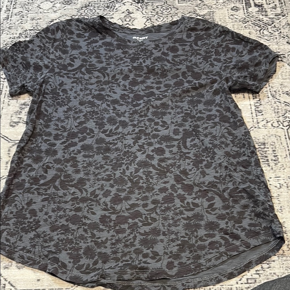 Old Navy Everywear Floral Medium Tshirt
